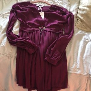 NWT!!!!Beautiful Bordeaux top by VERTIGO. NWT. size medium